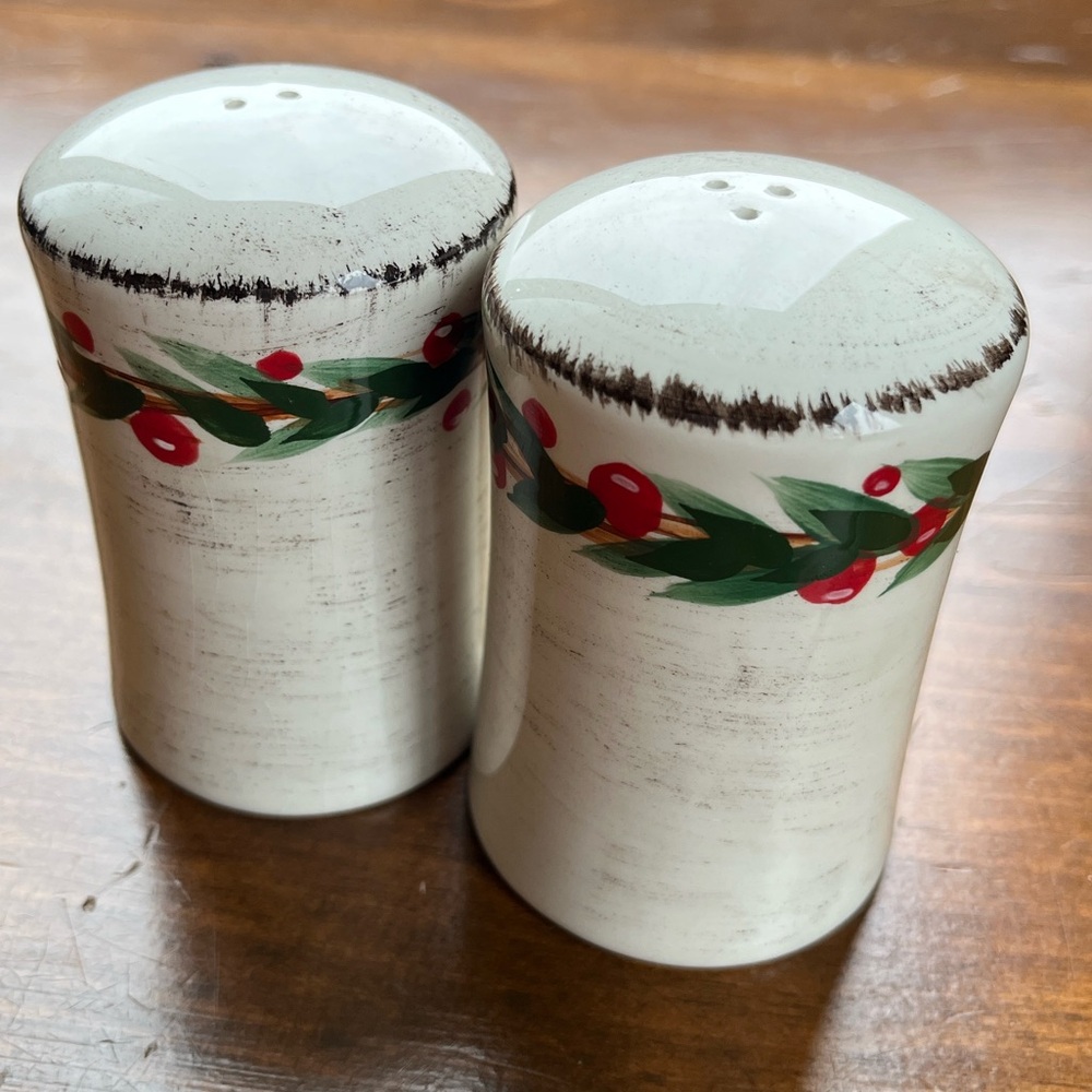 Bella Casa by Ganz Cherries Salt & Pepper Shaker